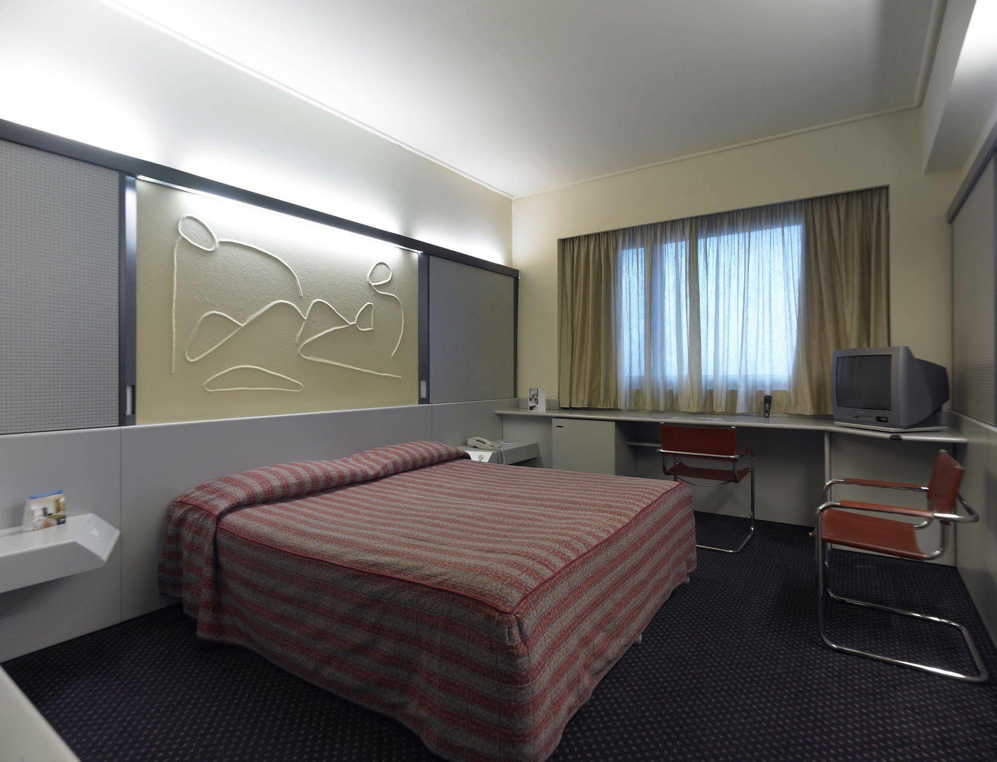 Nh Torino Centro Hotel Room photo